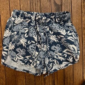 American Eagle Floral Navy Women's Shorts